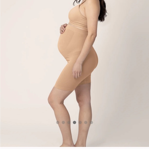 Kindred Bravely maternity shorts medium ,bundle you will get 1 nude & 1 black - Picture 8 of 15